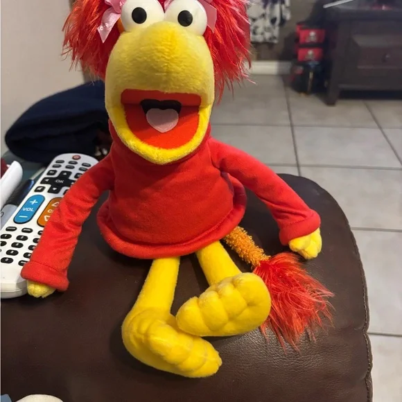 Vtg. Jim Hensen Fraggle Rock Muppet Red and Yellow Plush Toy - Picture 4 of 4
